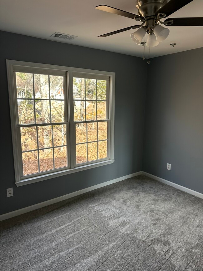 Building Photo - 580 Wisteria Dr