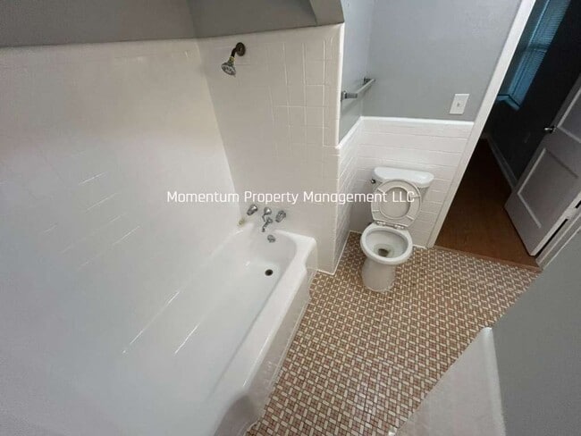 Building Photo - Cute & Cozy 1 Bedroom in Central St. Pete! AVAILABLE FOR IMMEDIATE MOVE IN!!