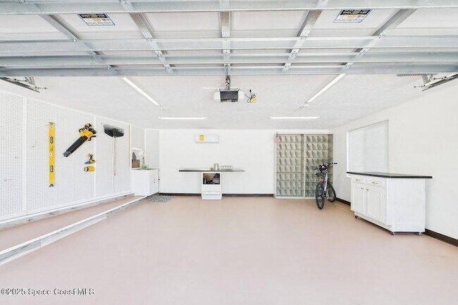 Building Photo - 778 Nassau Rd