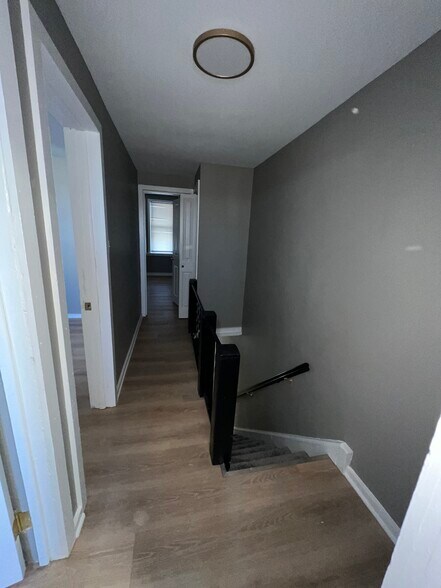 Building Photo - 930 Pennell St