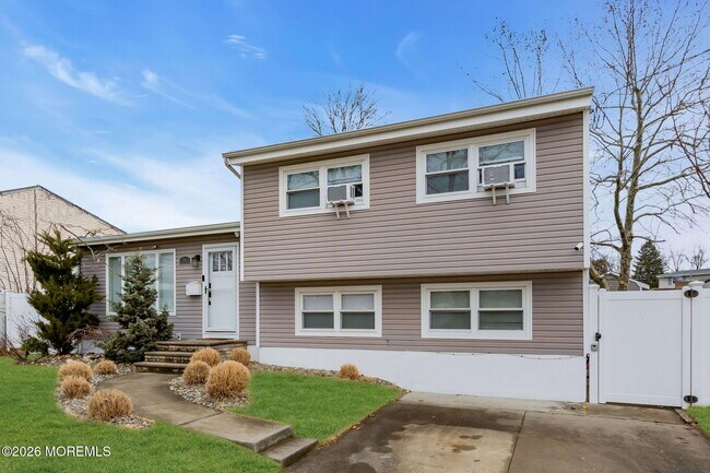 Building Photo - 56 Grace Dr