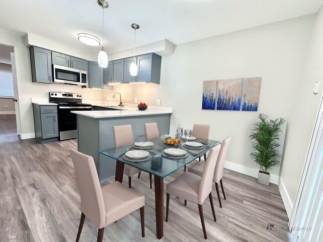 Modern dining area - Lamar Station