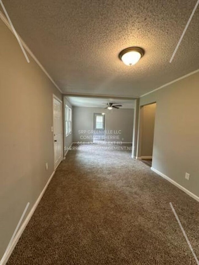 Building Photo - NEWLY RENOVATED HOME!!! 3 BEDROOM 2 BATH H...