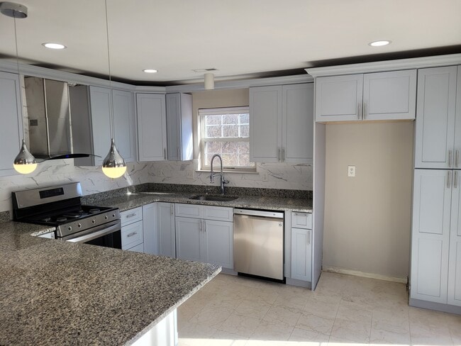 Building Photo - 512 Pimlico Way