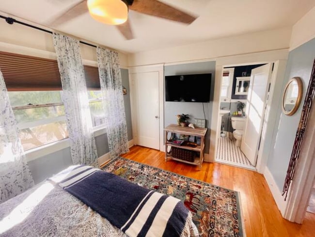 Building Photo - 2910 Grape Street