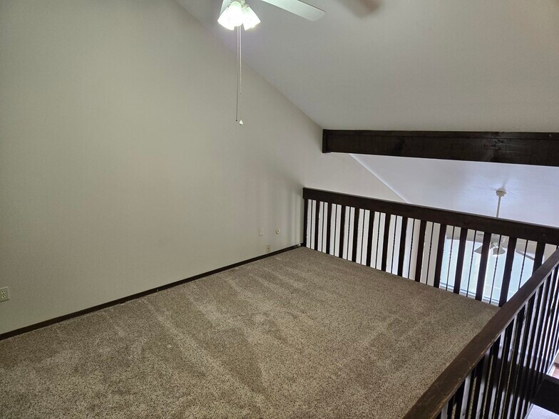 Building Photo - 11 Village Ct