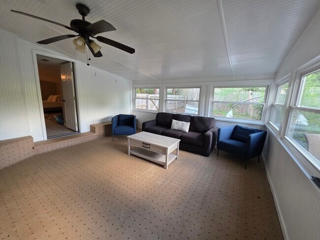 Building Photo - 3659 Ashwood Dr SE