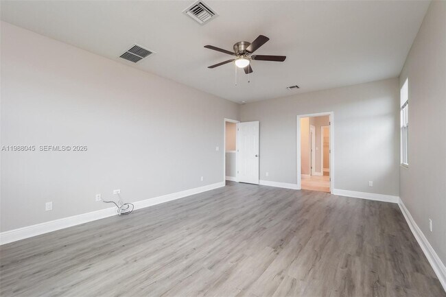 Building Photo - 1183 NW Leonardo Cir