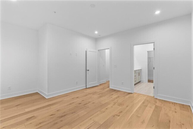 Building Photo - 201 New St