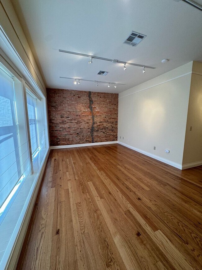 Building Photo - Live where you work! Mixed commercial use with amazing Rustic Remodeled living quarters!