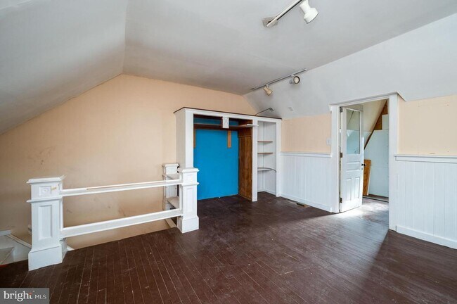 Building Photo - 121 W Arch St