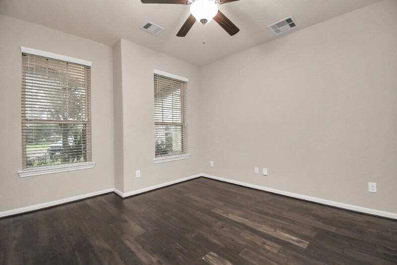 Building Photo - 1539 Giles Dr