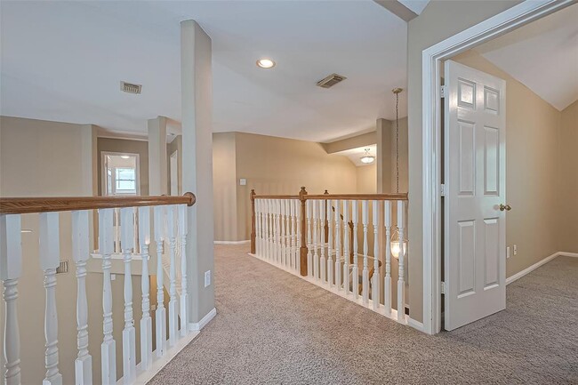 Building Photo - 2710 Five Oaks Dr