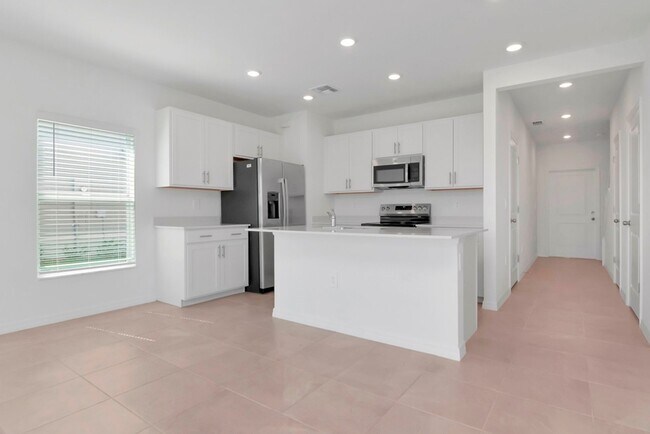 Building Photo - Brand-New 3BR/2.5BA Townhome in Lakewood Ranch — Internet, Trash & Lawn Care Included
