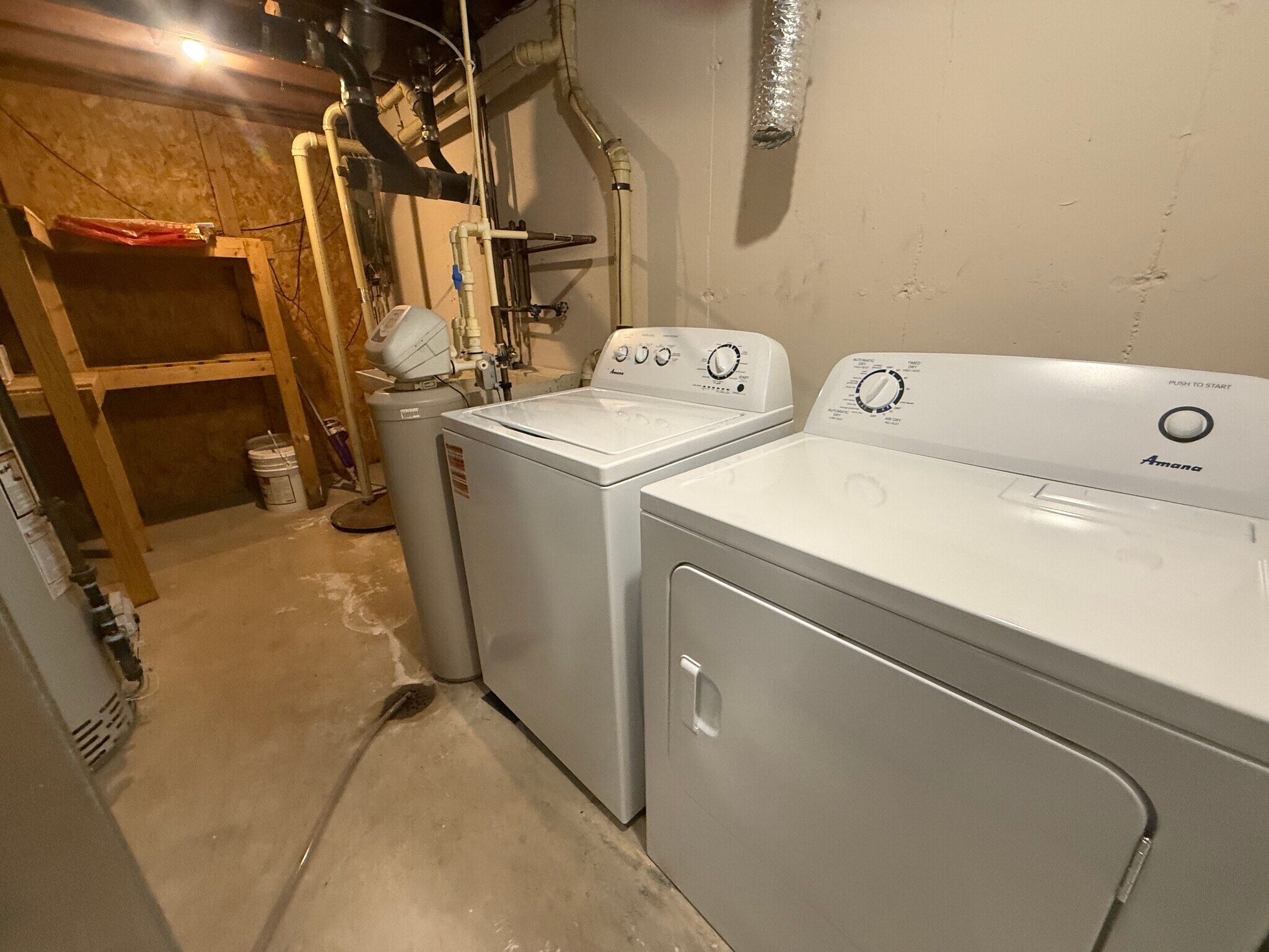 Laundry/utility room - 7217 Park Shores Ct