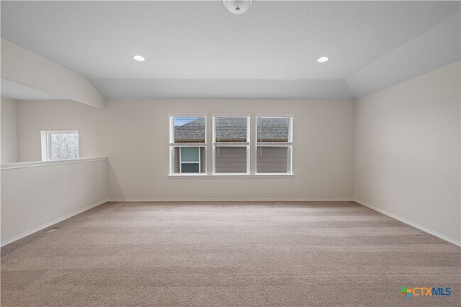 Building Photo - 942 Blue Violet