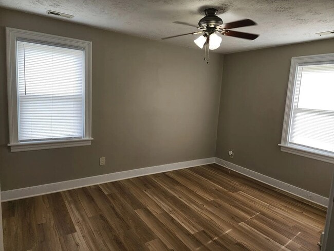 Building Photo - 115 S Ivy Ave