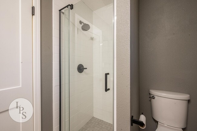 Building Photo - Fresno Eastside Home, 3BR/2BA, Near CSUF –...