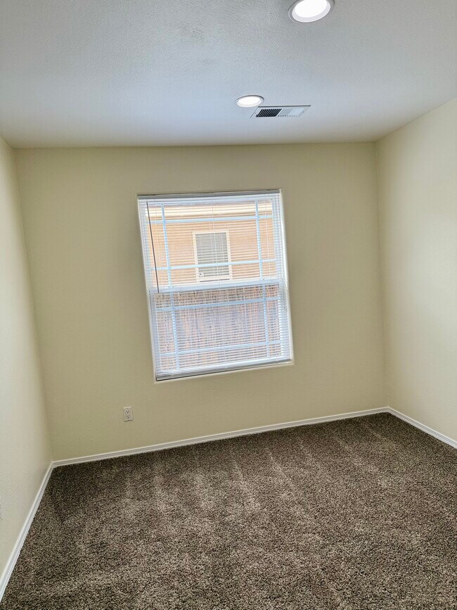 Dining - 2519 Maiden Grass Rd NW