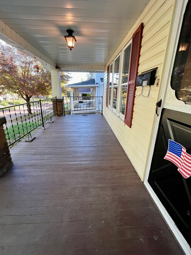 Building Photo - 1116 Murray Ave