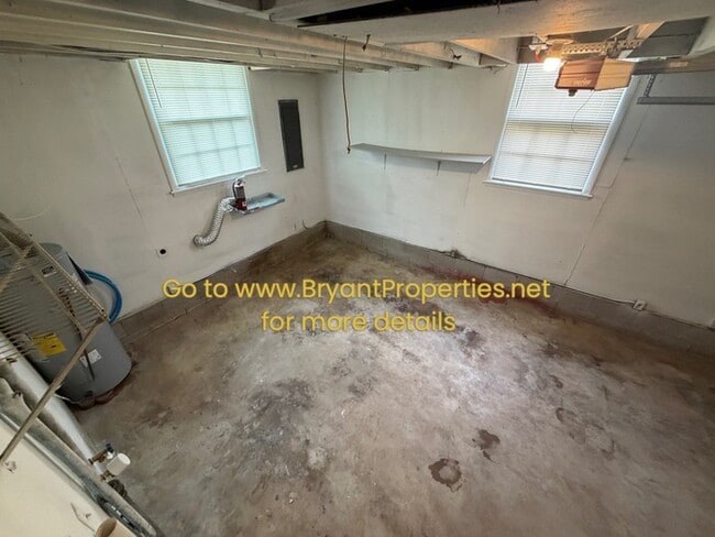 Building Photo - Single Home