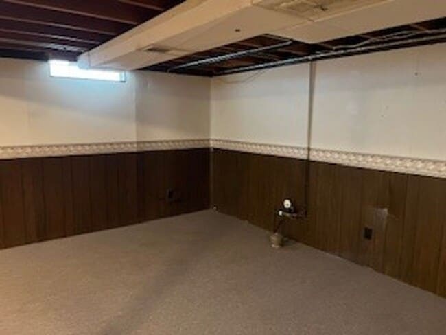 Building Photo - Charming 3 Bedroom, 1.5 Bath Home on the South Side of Kenosha