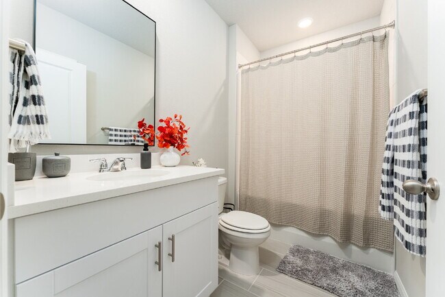Building Photo - Spacious & Beautifully designed 4 Bedroom/...