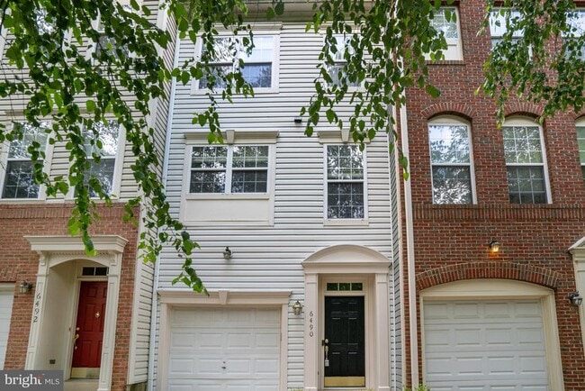 Building Photo - 6490 Tayack Pl