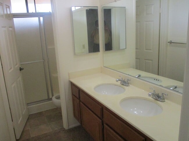 Building Photo - 3Bd/2.5Ba house in Shadowridge!
