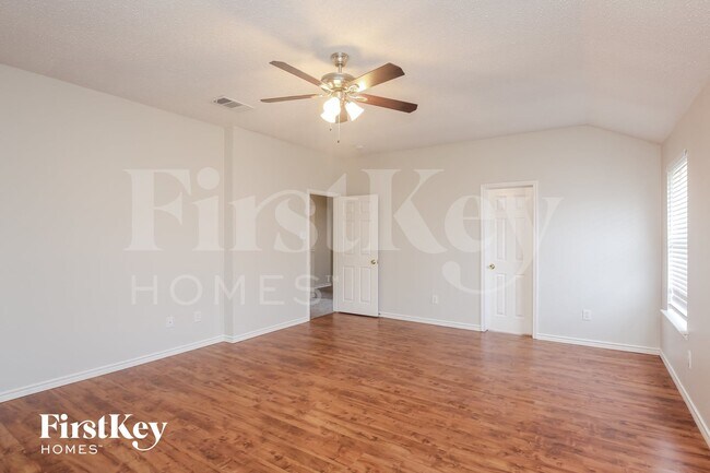 Building Photo - 2124 Twin Creek Ln