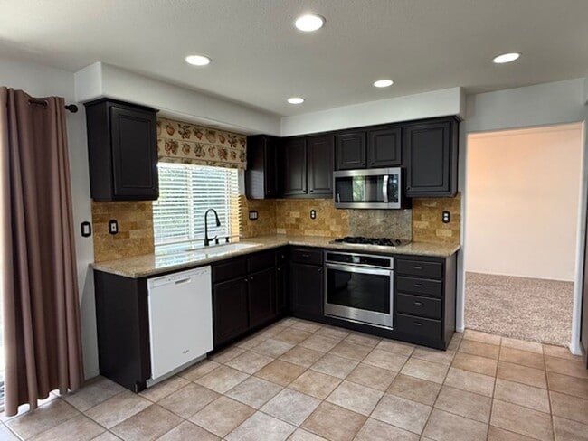 Building Photo - Welcome to Wagon Wheel – 4 Bed + Office | ...