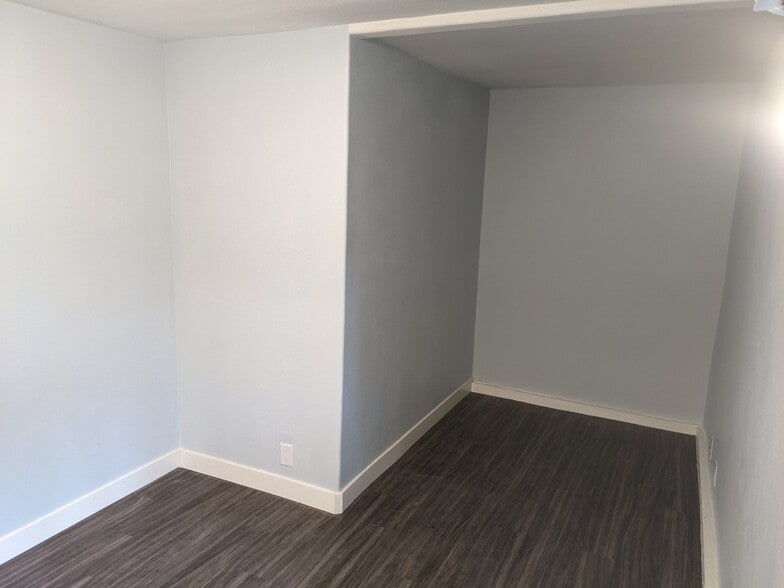 Bedroom (from closet) - 17915 Erwin St