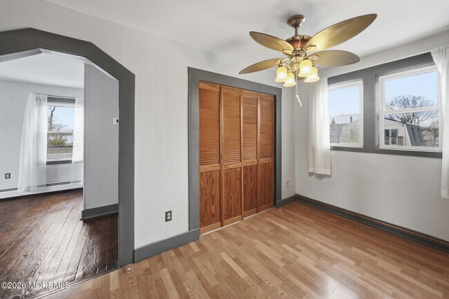 Building Photo - 120 2nd St
