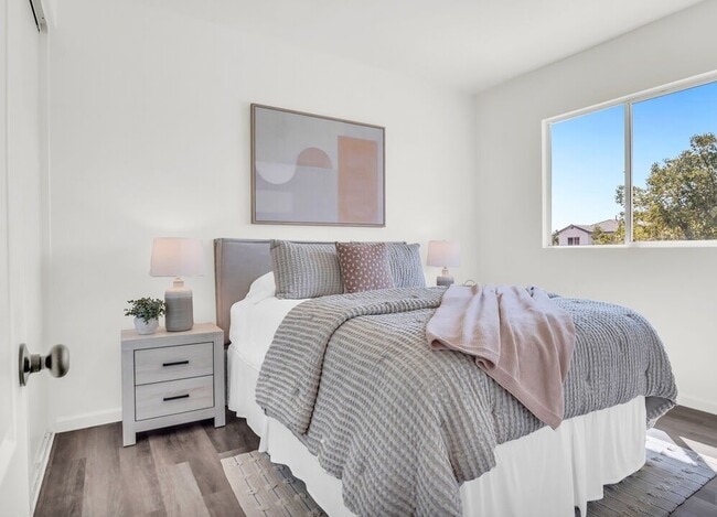 Building Photo - 1122 Alpine Ct