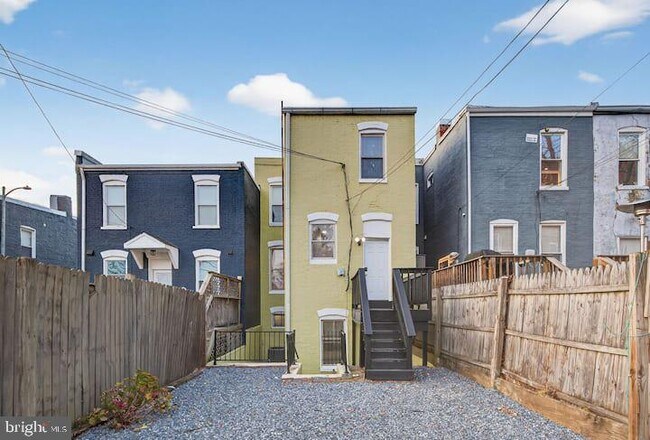 Building Photo - 1119 Montello Ave NE