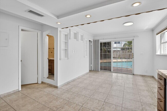 Building Photo - 5514 SW 44th Terrace