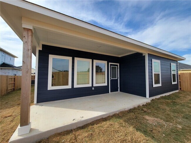 Building Photo - 244 Crystal Brook Dr