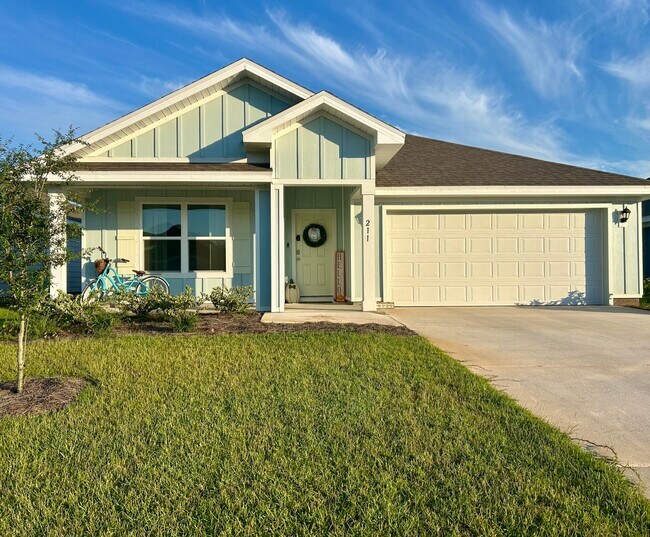 Primary Photo - 211 Gray Owl Dr