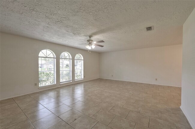 Building Photo - 14119 Bella Dr