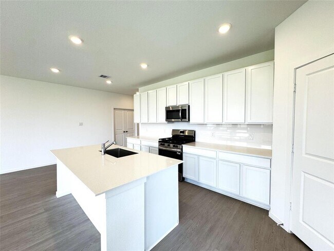 Building Photo - 6815 Harvest Wheat Ln