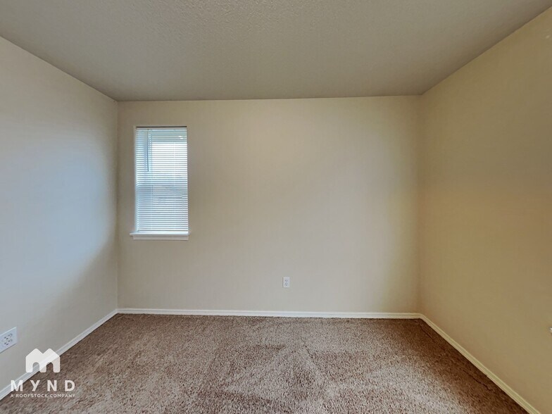 Building Photo - 17538 SW Wapato St