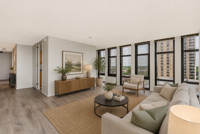 Building Photo - 6700 S South Shore Dr