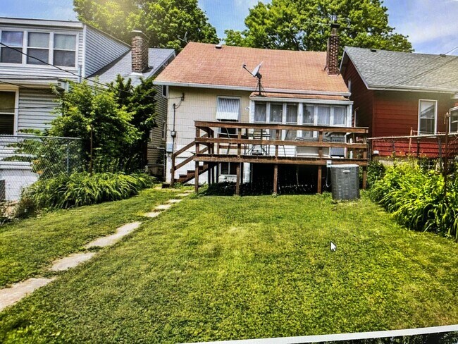 Building Photo - 4424 Dewey Ave