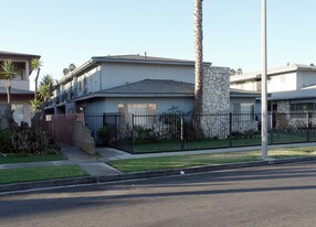 Building Photo - 636 E. 97th St.