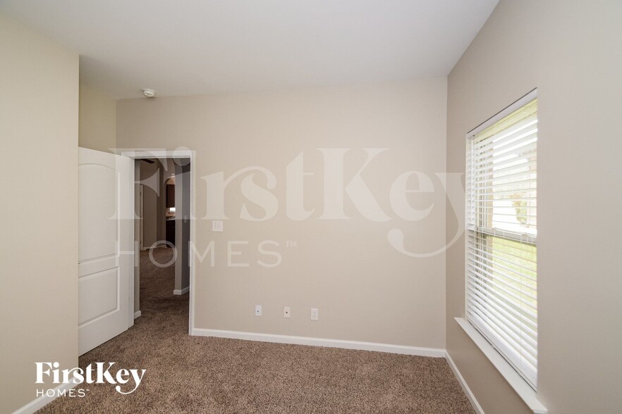 Building Photo - 8229 Owen Park Dr