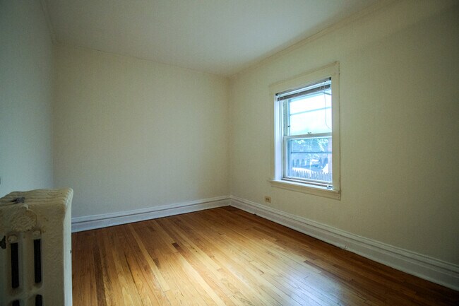 Building Photo - 1645 W Estes Ave