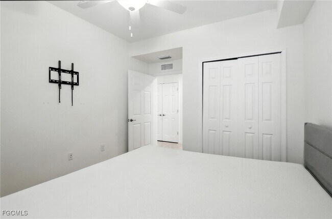 Building Photo - 12039 Hawthorn Lake Dr