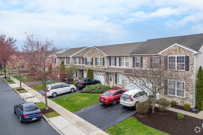Building Photo - Willow Ridge Apartments