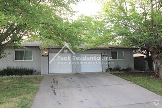 Building Photo - A Charming Foothill Farms 2bd/1ba Duplex w...