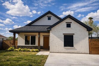 Building Photo - 24 Los Pinos Ln